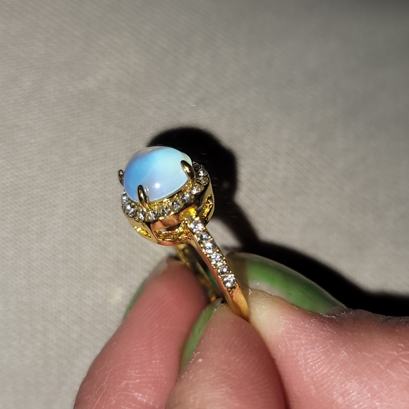 Moonstone in a CZ halo setting - Picture 6 of 6